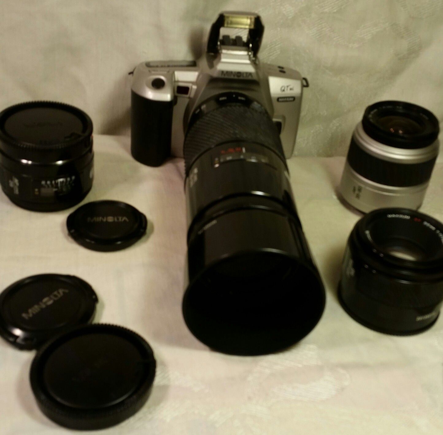 Minolta film camera with macro 70-200mm - 28mm- 50mm