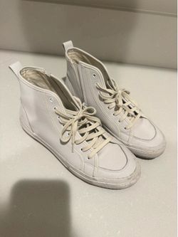 CLARKS WHITE HIGH TOP WOMENS 9
