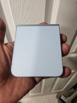 Factory unlocked Samsung galaxy flip 6 256g(blue)exc cond/paid off/any sim/us and internationally  read!Trade?Factory unlocked Samsung galaxy flip 6 2