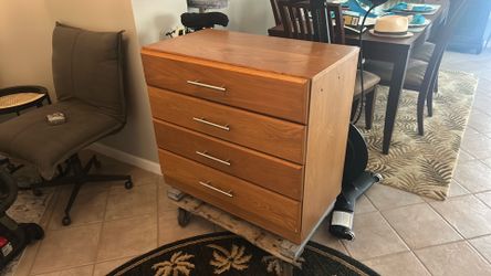 Light wood scova Dixie, four drawer chest