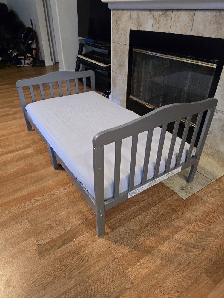 Dream On Me Toddler Bed With Mattress
