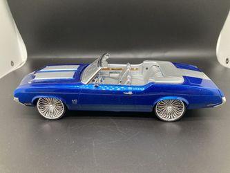 Revell Model Kit  1972 442 Hurst Oldsmobile Cutlass 1:25 scale Custom 