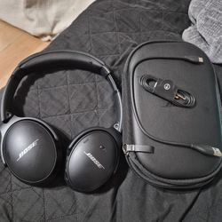 Bose QC45 Headphones 