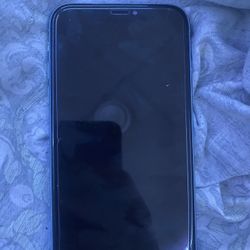 Broken iPhone XR 
