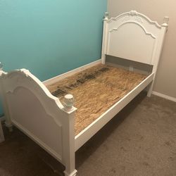 Beautiful Twin Bed Frame – $100