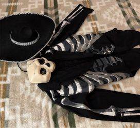 Costume
