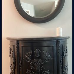 Beautiful Chest & Mirror 