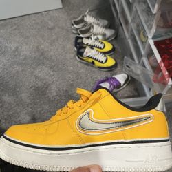AF1 With Basketball Logo $60 Size 9.5