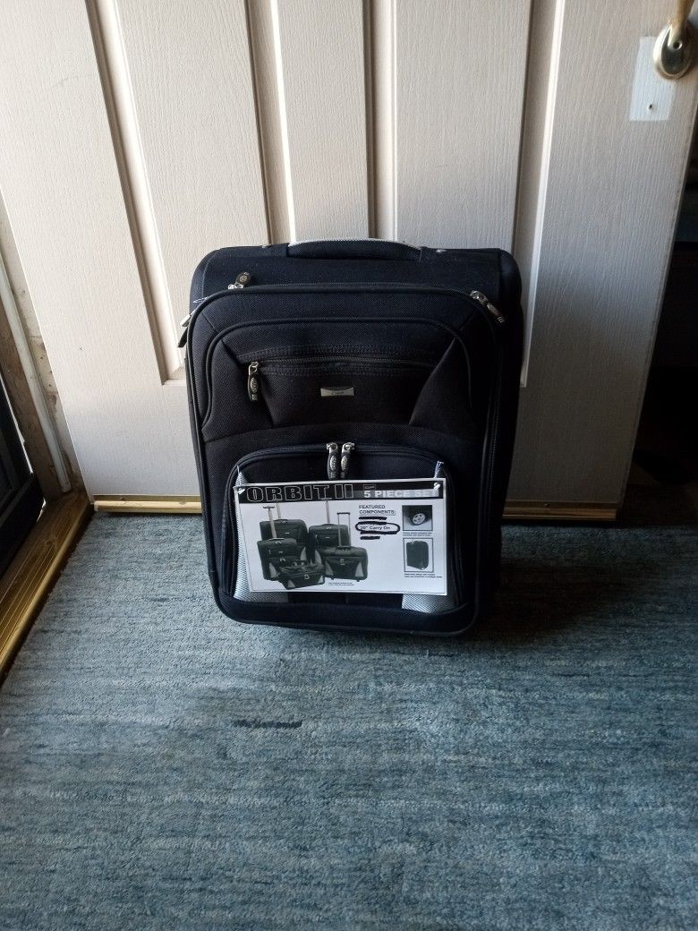 New Ciao Luggage Carry On Wheeled Bag With Extended Handle