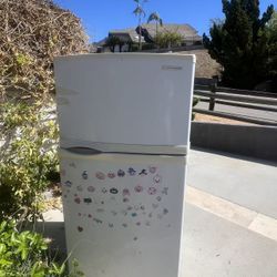 Second Handed Fridge/freezer
