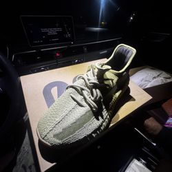Sulfer Yeezy 350 V2 