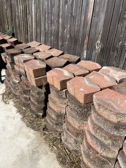 Retaining wall block pavers