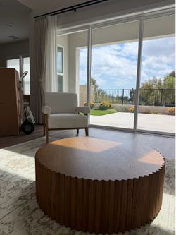 2 CHAIRS COFFEE TABLE AND RUG