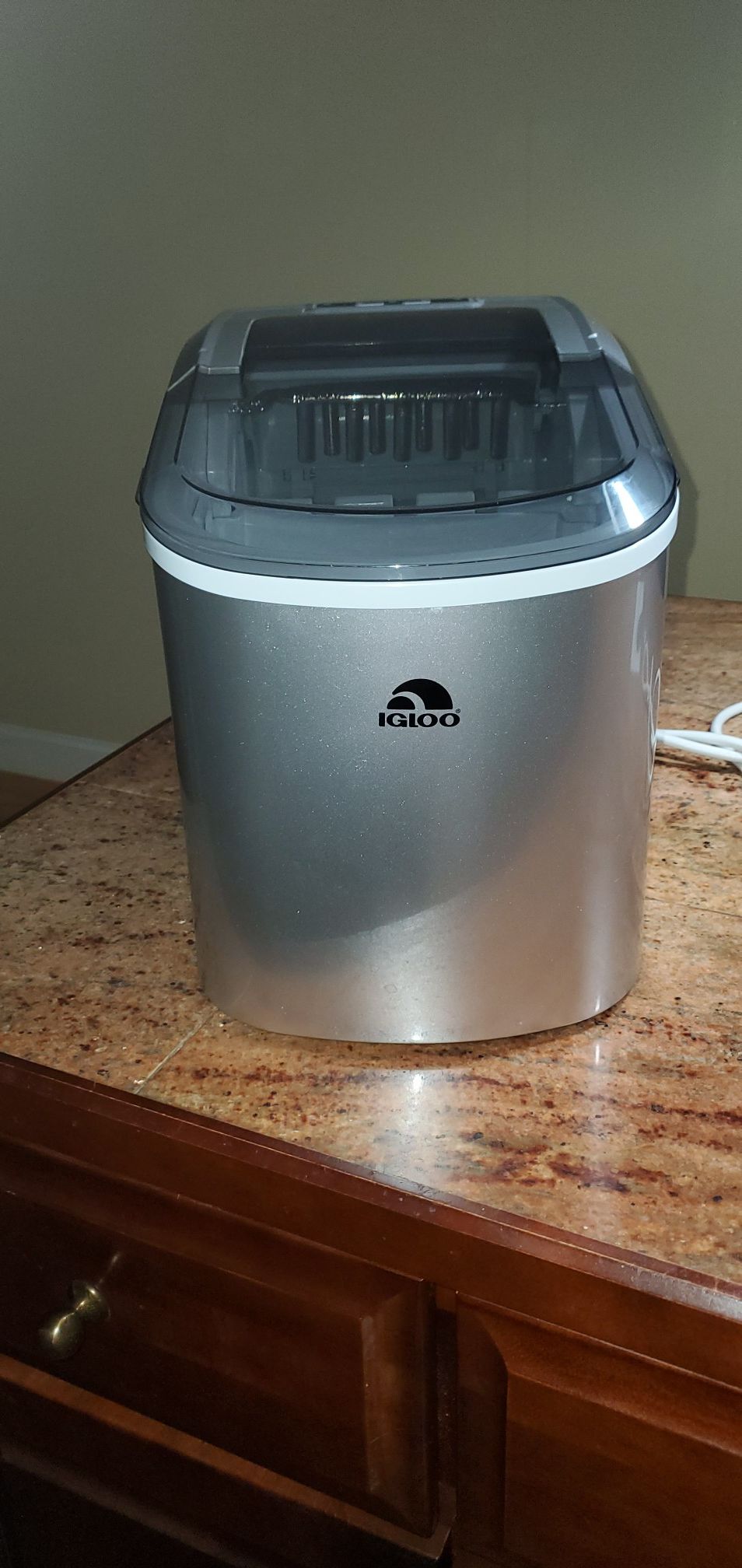 IGLOO portable ice maker