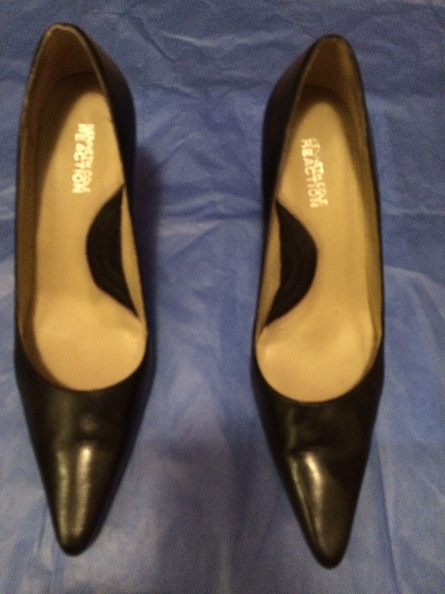 WOMEN’S KENNETH COLE HEELED PUMPS (BLACK