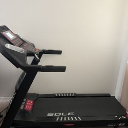Sole Treadmill F63
