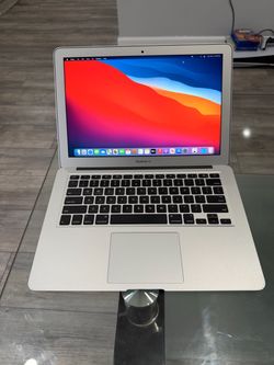 2015 MacBook Air i5 8gb ram 128gb ssd
