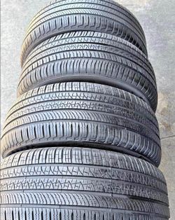 235/60R18 PIRELLI BRAND 🚘‼️tires usadas en perfecta condición set of 4!!