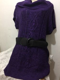 Woll dress with belt in purple color