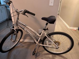 Lxi 2.0 Del Sol 7 Speed Bike 26 " Tires. (Read Description)