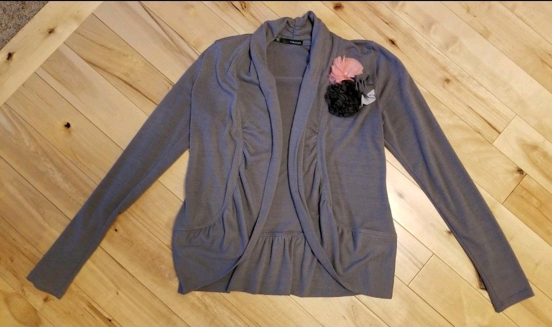 Maurices Gray Flower Cardigan (S)