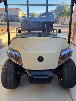 2019 Yamaha quiet tech 2 EFI gas golf cart
