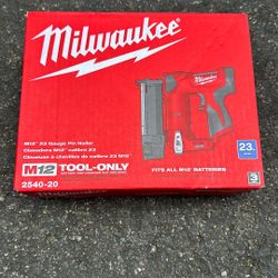 Milwaukee M12 23ga Pin Nailer 
