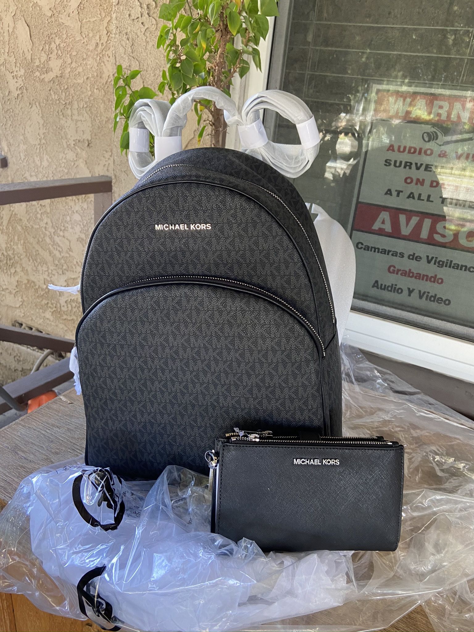 ππNew Michael Kors Large Backpack And Wallet
