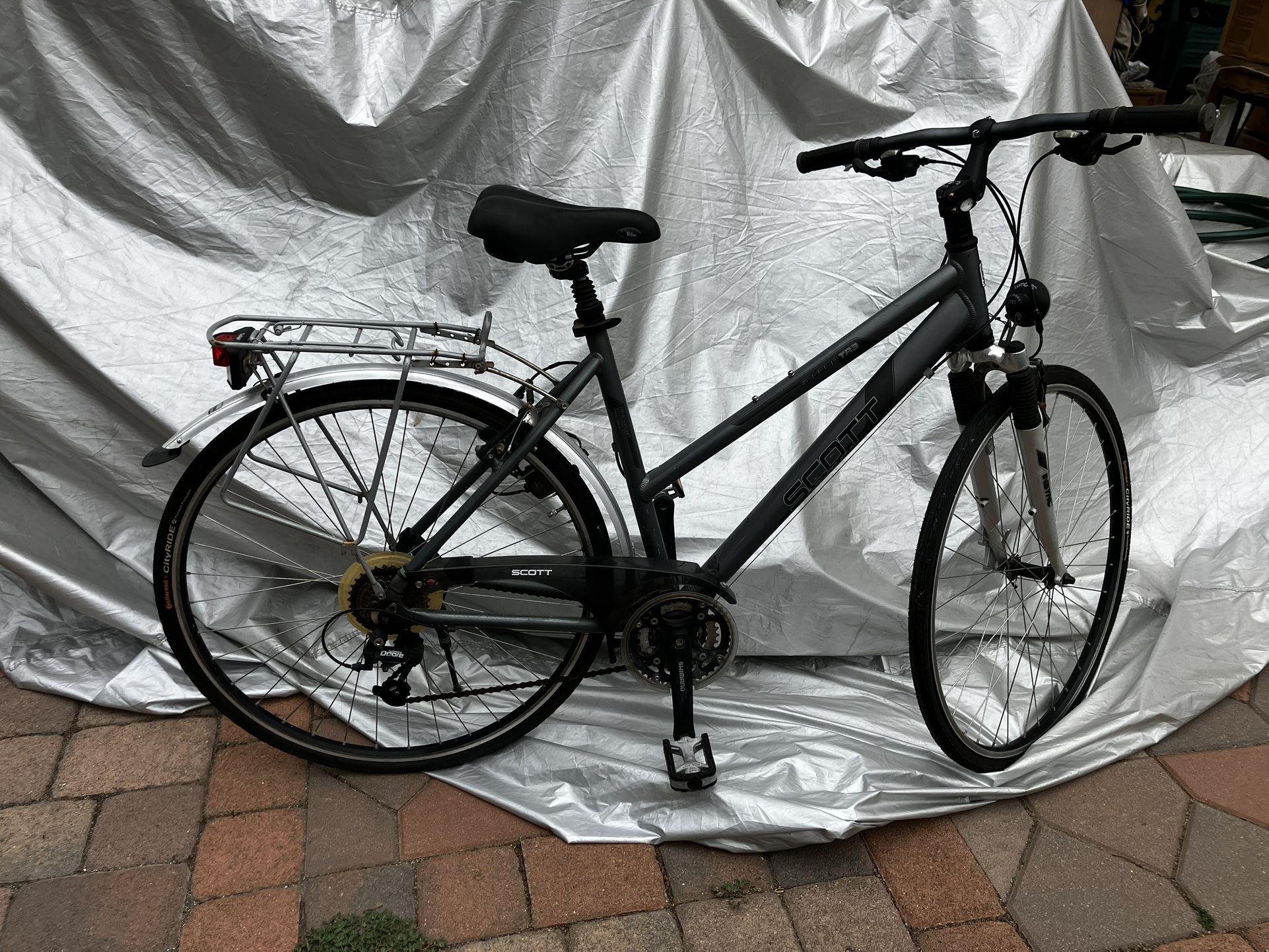 SCOTT & GIANT Hybrid Bike (28”,26”)