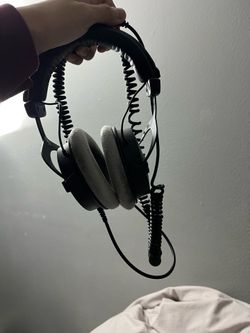 beyerdynamic DT 990 PRO Open Studio Headphones
