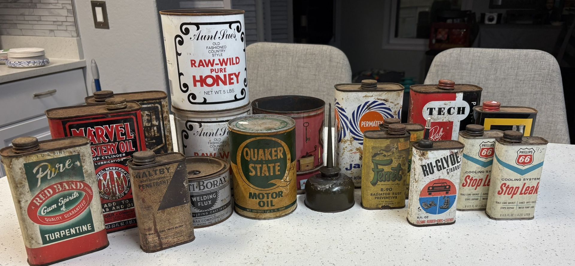 18 Pc Antique Tins, Coffee Can, Oiler, Misc Collection 
