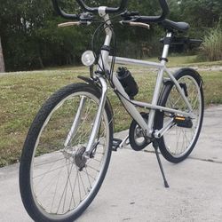 Mercedes-Benz Comfort/Commuter Bike – Smooth Ride, Clean, Ready to Go!