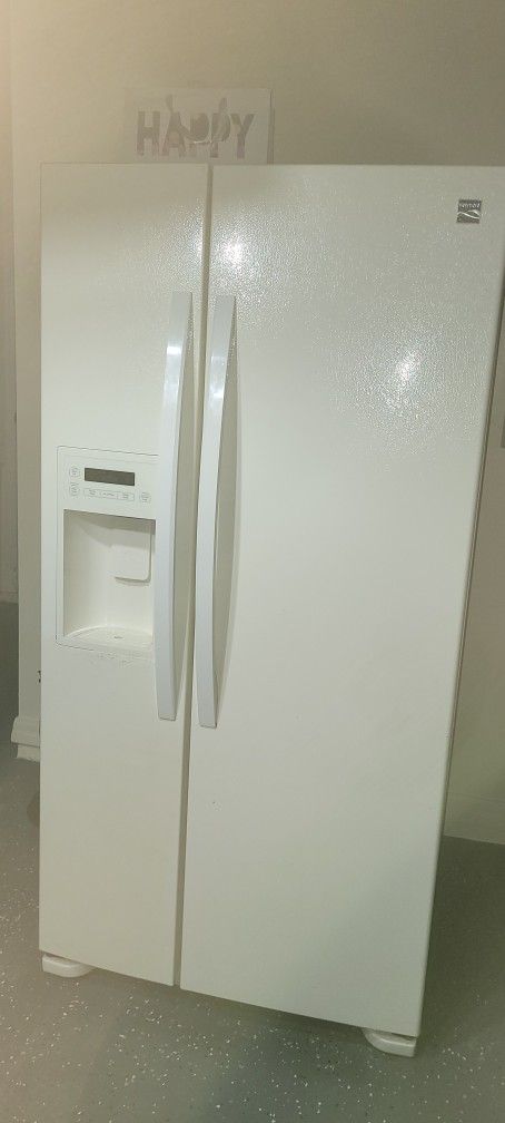 Kenmore side-by-side Refrigerator with Ice Maker