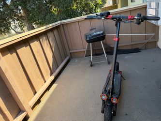 Electric Scooter  free boy Black and Red with Dual Headlights