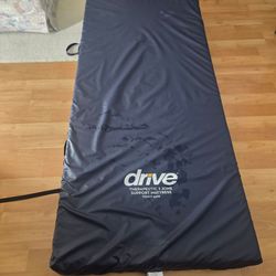 Twin-Sized Therapeutic 5 Zone Mattress Excellent Condition Drive 15019 Model