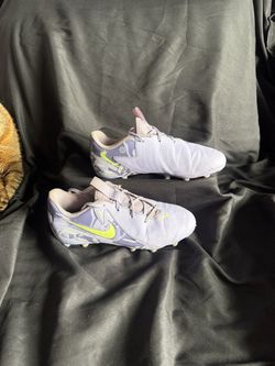 Nike Soccer Cleats Lavender and Volt
