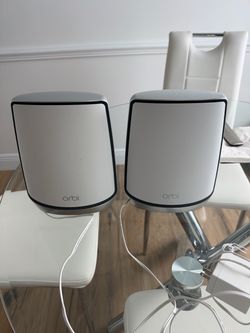 WiFi mesh router Orbi RBR 850