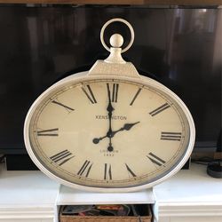 Modern Farmhouse Kensington Wall clock