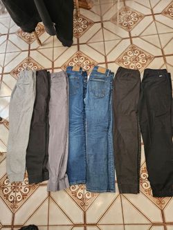 7 mens jeans and joggers..size small