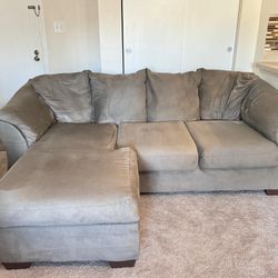 Couch Sectional Great Condition - Smoke free, pet free home