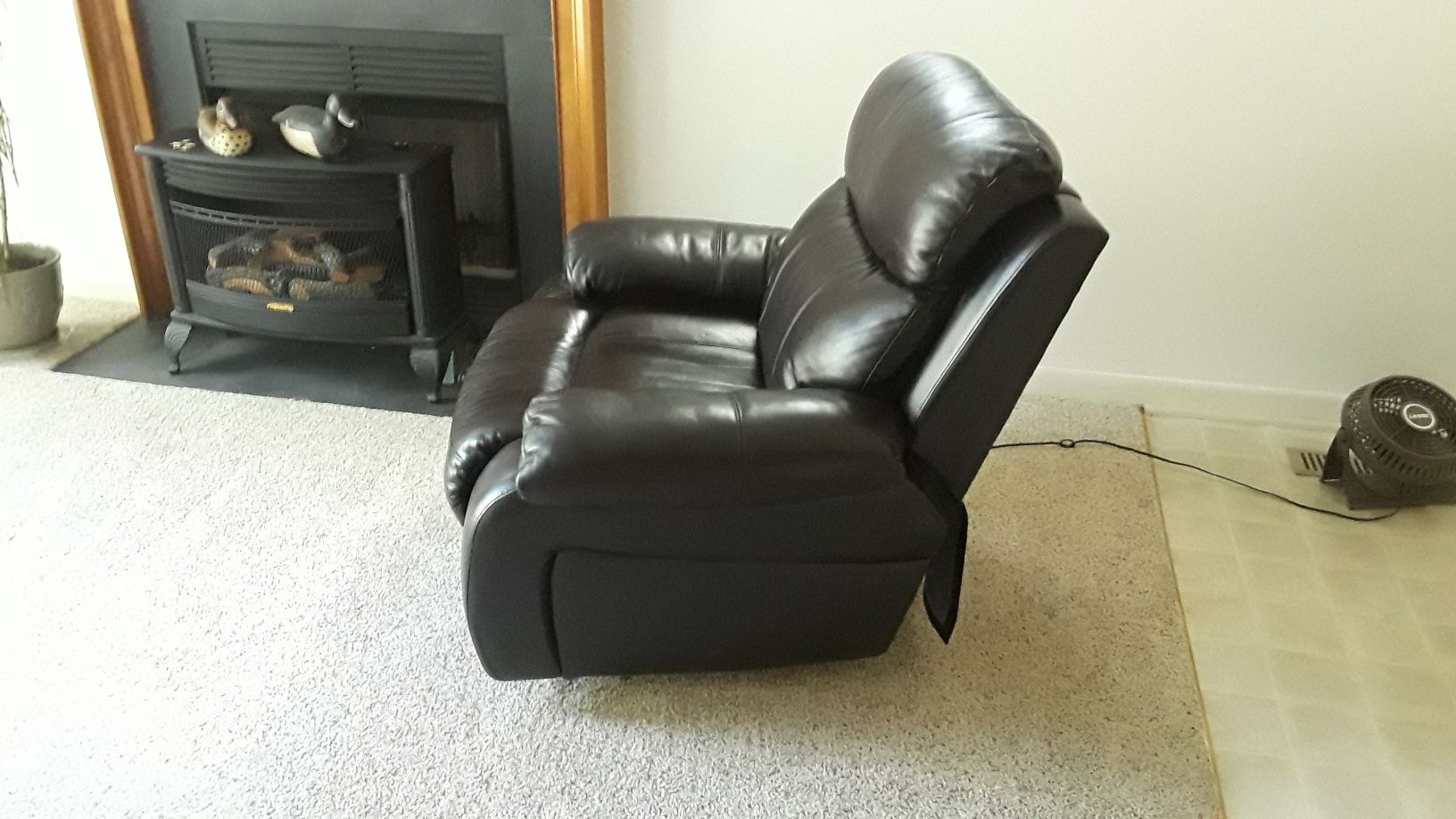 Dark brown leather recliner, Good Condition