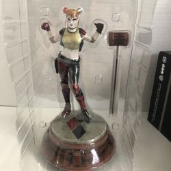 Harley Quinn Statue , Brand New 
