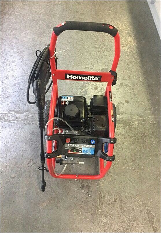 Homelite pressure washer 2700 psi, 2.3 gpm,hose and gun,a 179cc engine
