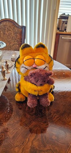 Vintage Garfield 1978 Plush / Plushie / Collectible / Memorabilia / Collector / Retro / Cartoon / Comic / Rare / HTF / Toy / Doll / Figure