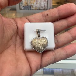 10kt Diamond Heart Pendant 