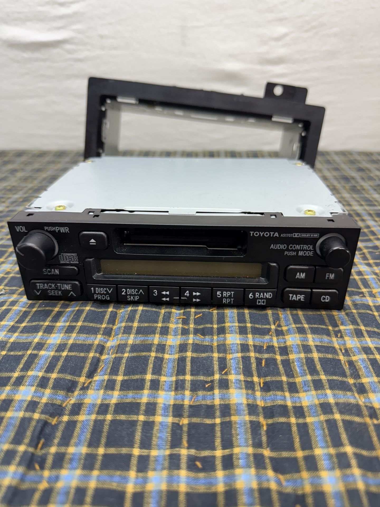 Toyota A51707 AM/FM Radio Receiver 86120 Cassette CD Player OEM Untested