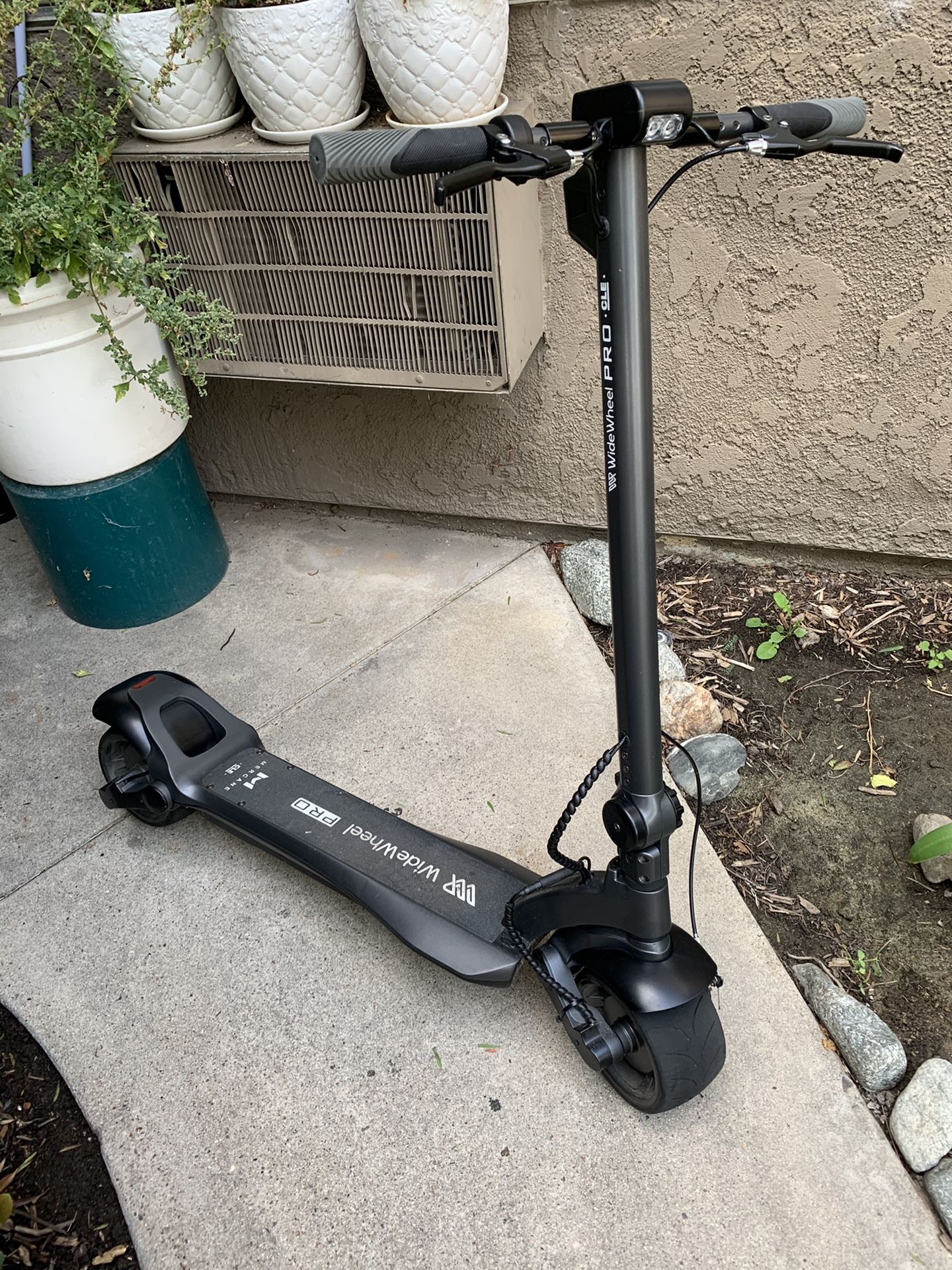 Electric scooter mercane wide wheel pro CLE