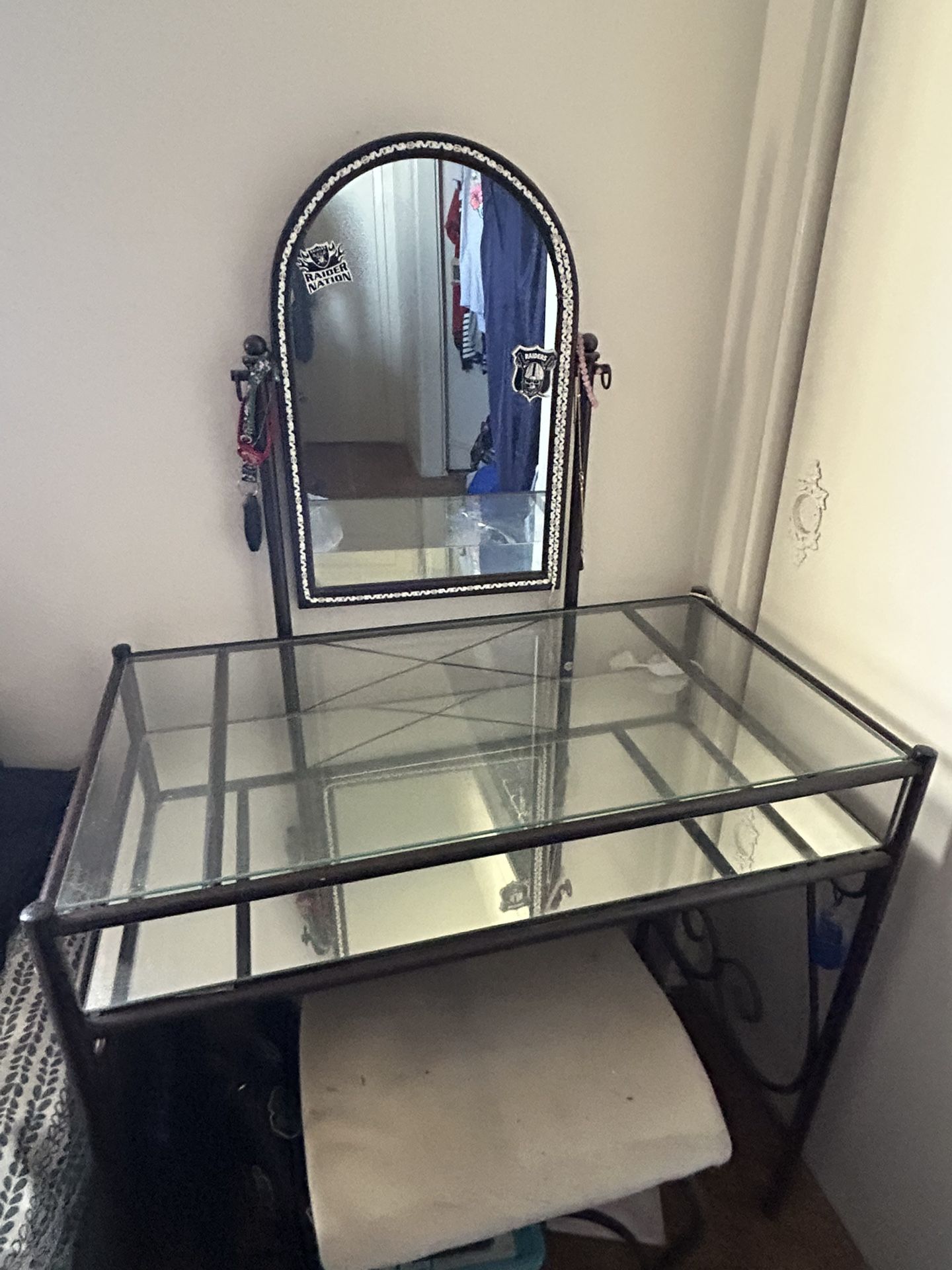 makeup vanity 