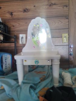 My life vanity for dolls
