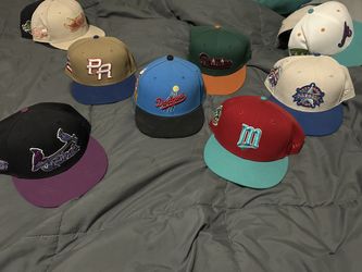 NEW ERA BARELY USED HATS 7 3/4